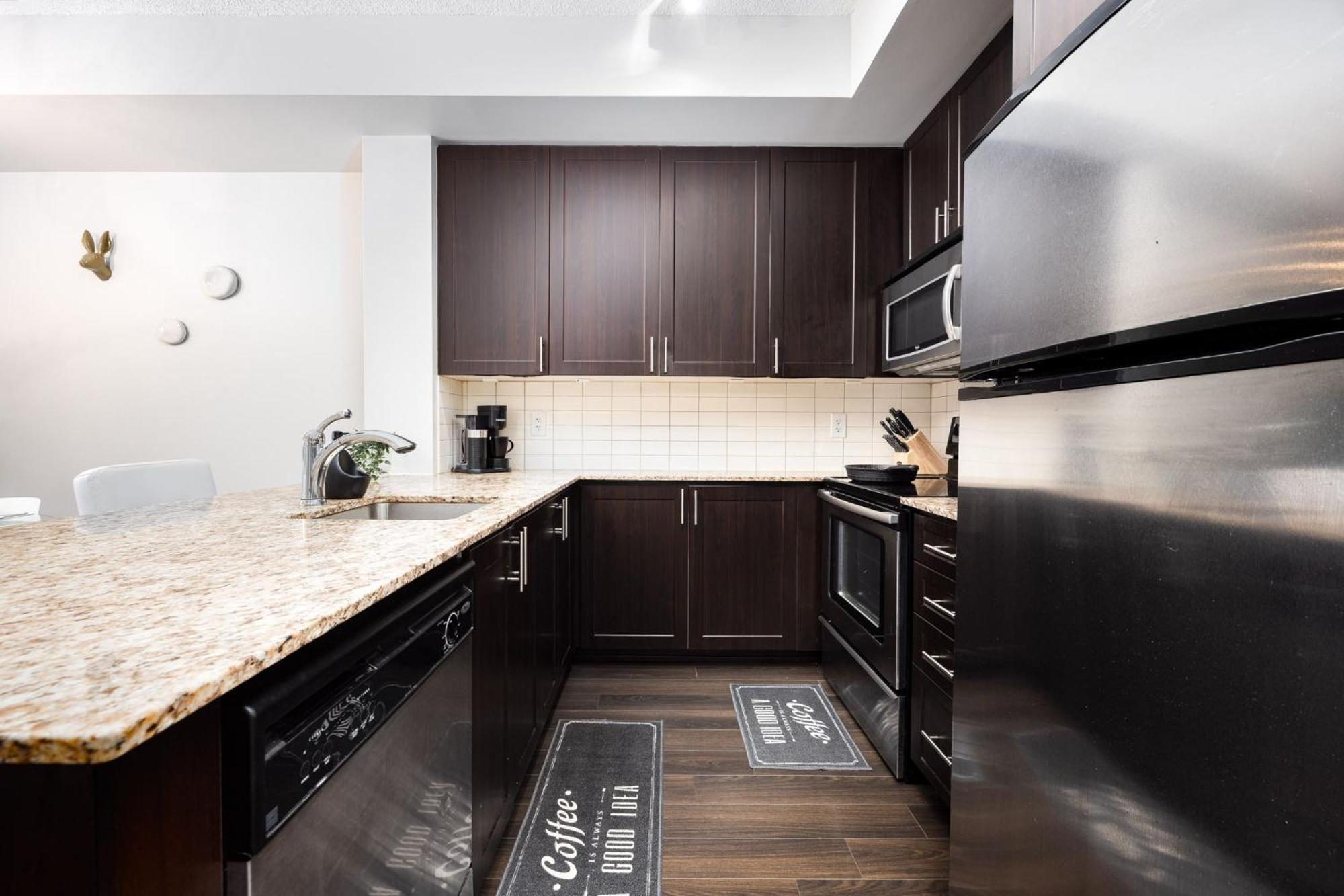 Dwtn Condo Near Cn Tower! W/ Free Parking تورونتو المظهر الخارجي الصورة